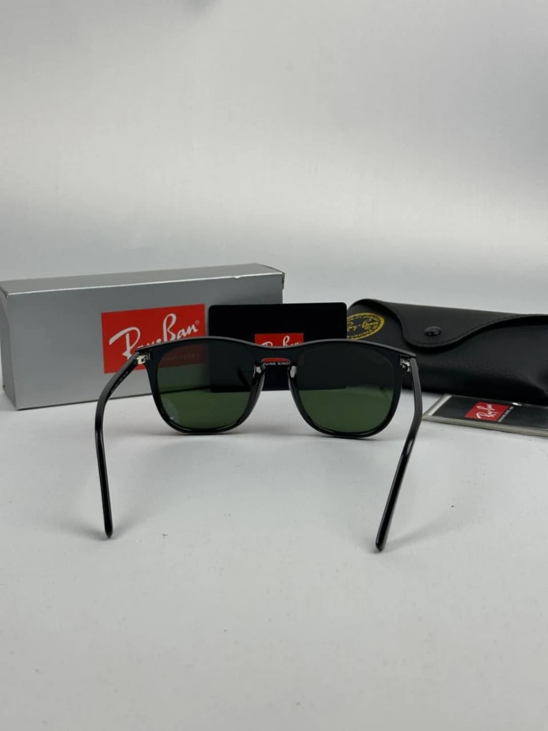 عینک ریبن مشکی براق سبزrayban rb-2210 — تصویر ۴