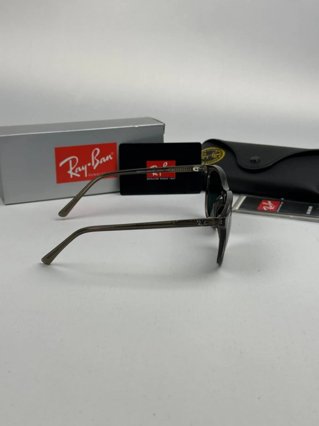 عینک ریبن طوسی rayban rb-2210 — تصویر ۴