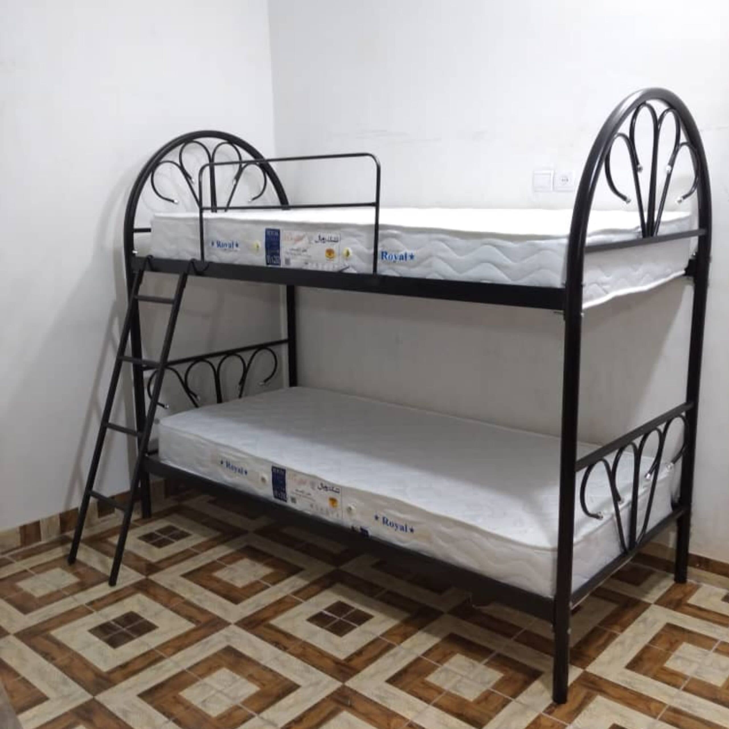 تخت خواب دو طبقه فلزی فرفوژه مدل طاووسی بدون تشک مبلمان فرنا مدل 1145402 — تصویر ۲
