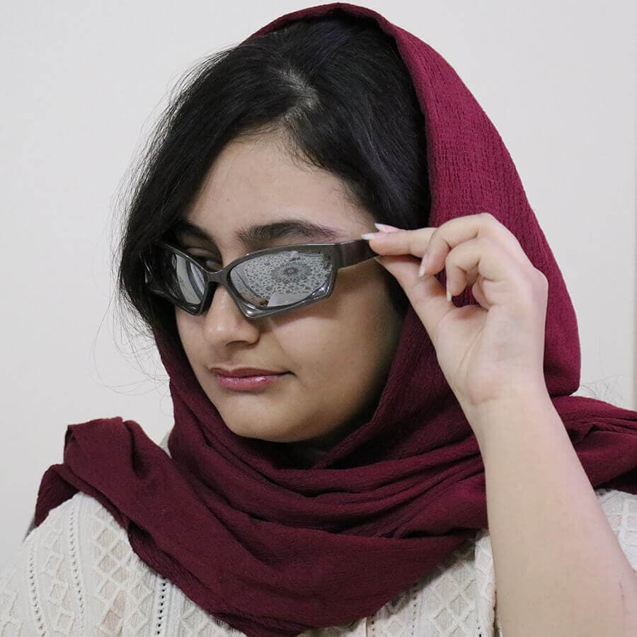 عینک آفتابی Balenciaga با فریم فانتزی، رنگ قهوه‌ای، بیضی شکل و لنز آینه‌ای نقره‌ای رنگ مدل 19649 — تصویر ۲