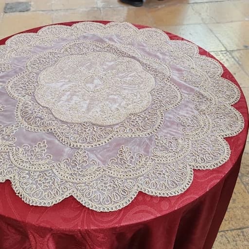 رومیزی گرد تک دانتل مخمل طرح نگین 56 س — تصویر ۵