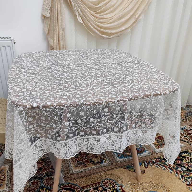رومیزی غذاخوری مستطیل چهار نفره حریر گیپور 110*140 — تصویر ۲