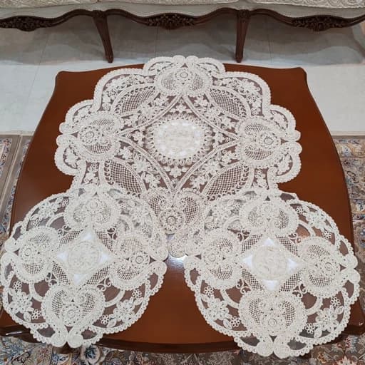 رومیزی گرد دانتل مخمل ترکیه سه تکه طرح آی تک — تصویر ۲
