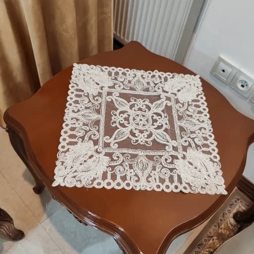 رومیزی مربع دانتل ترک اصل سه تکه طرح الگانت — تصویر ۶