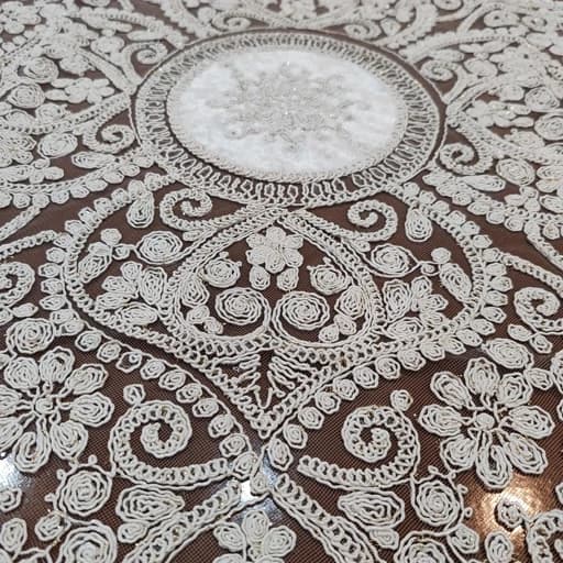 رومیزی مربع دانتل مخمل سه تکه طرح قلب جدید — تصویر ۳