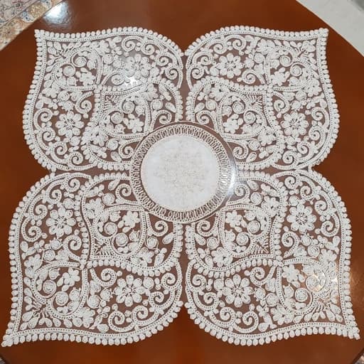 رومیزی مربع دانتل مخمل سه تکه طرح قلب جدید — تصویر ۶