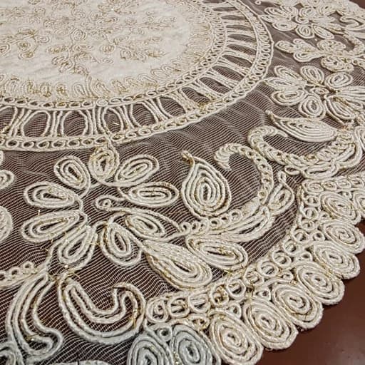 رومیزی عسلی زیربشقابی دانتل مخمل 37 سانتی کیمیا — تصویر ۲