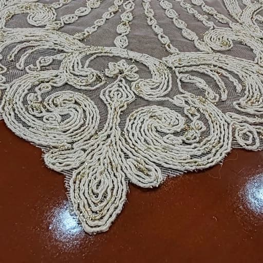 رومیزی دانتل مخمل ایرانی بیضی سه تکه طرح زنجیر — تصویر ۶