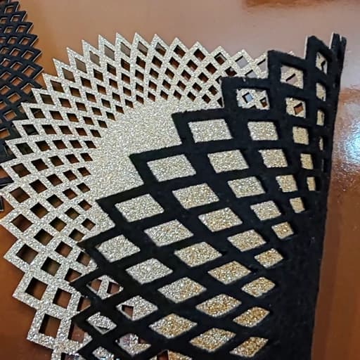 رومیزی توسینی بیضی چرم اکلیلی طرح آفتابگردان 18*30 — تصویر ۶