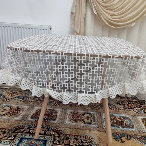 رومیزی غذاخوری گرد تور گیپوری چهار نفره — تصویر ۳