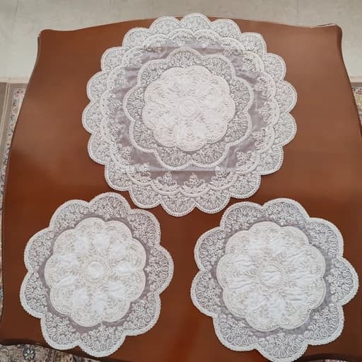 رومیزی گرد دانتل مخمل سه تکه ملیله و مروارید دوزی طرح نگین