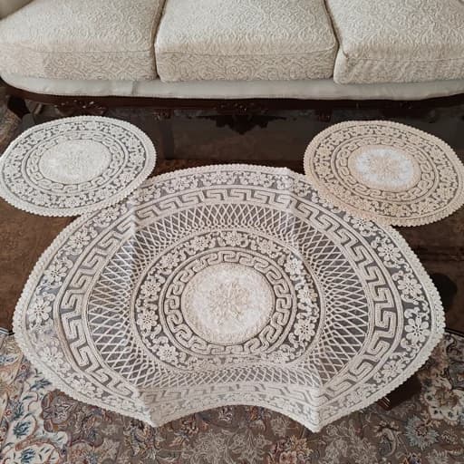 رومیزی گرد مخمل دانتل بزرگ سه تکه مدل ورساچه — تصویر ۲