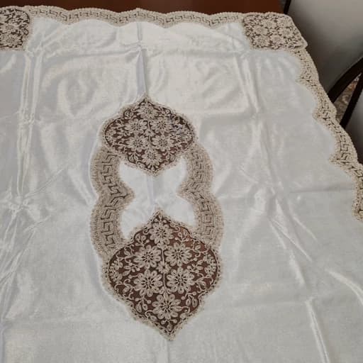 رومیزی چهار نفره غذاخوری مخمل دانتل ترک طرح ورساچه — تصویر ۵
