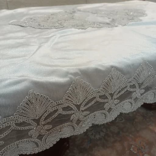 رومیزی غذاخوری 4 نفره مخمل دانتل ترک گندمی — تصویر ۵