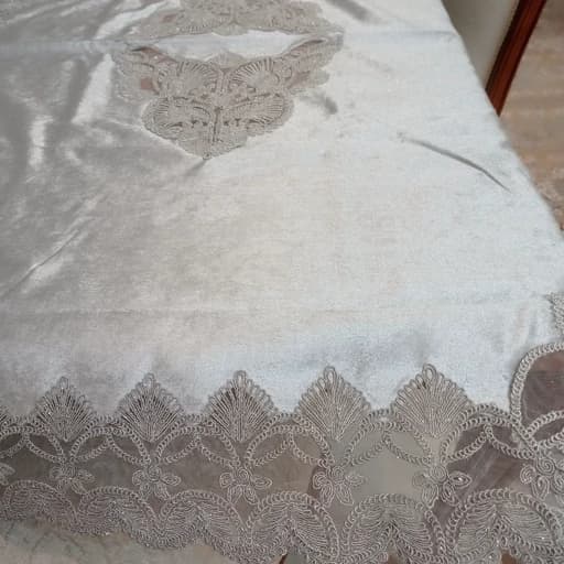 رومیزی غذاخوری 4 نفره مخمل دانتل ترک گندمی — تصویر ۶