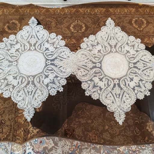رومیزی مربع دانتل مخمل سه تکه ترک طرح لاله — تصویر ۴