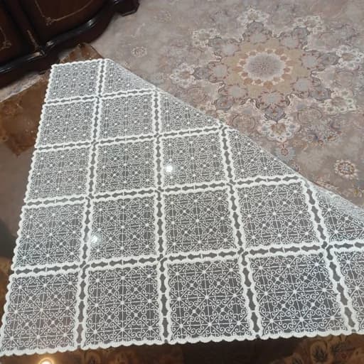 رومیزی روپشتی مربع حریر گیپور جدید طرح حصیری — تصویر ۳