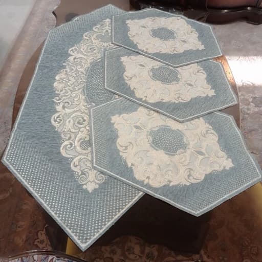 رومیزی مخمل ابریشم شاین دار 4 تکه طرح صحرا — تصویر ۲