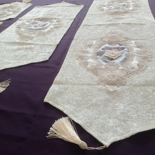 سرویس رومیزی مخمل دانتل جدید طرح گل برجسته 4 تکه — تصویر ۲