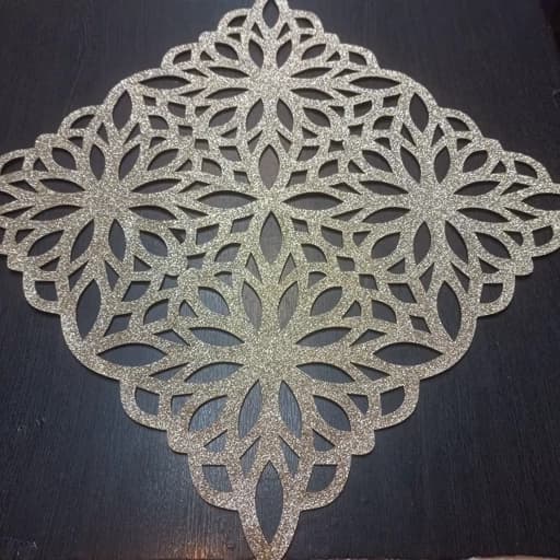 رومیزی مربع چرم اکلیلی مدل پاییز 30 سانتی — تصویر ۵