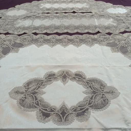 سرویس رومیزی مخمل دانتل ترک طرح گندمی 5 تکه مربع دار — تصویر ۵