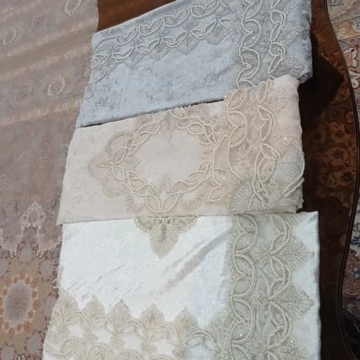 رومیزی مربع کریستال دوزی مخمل دانتل ترک گندمی — تصویر ۷