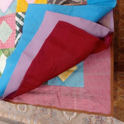 رومیزی مربع هندی مدل چهل تکه 1 در1 — تصویر ۷