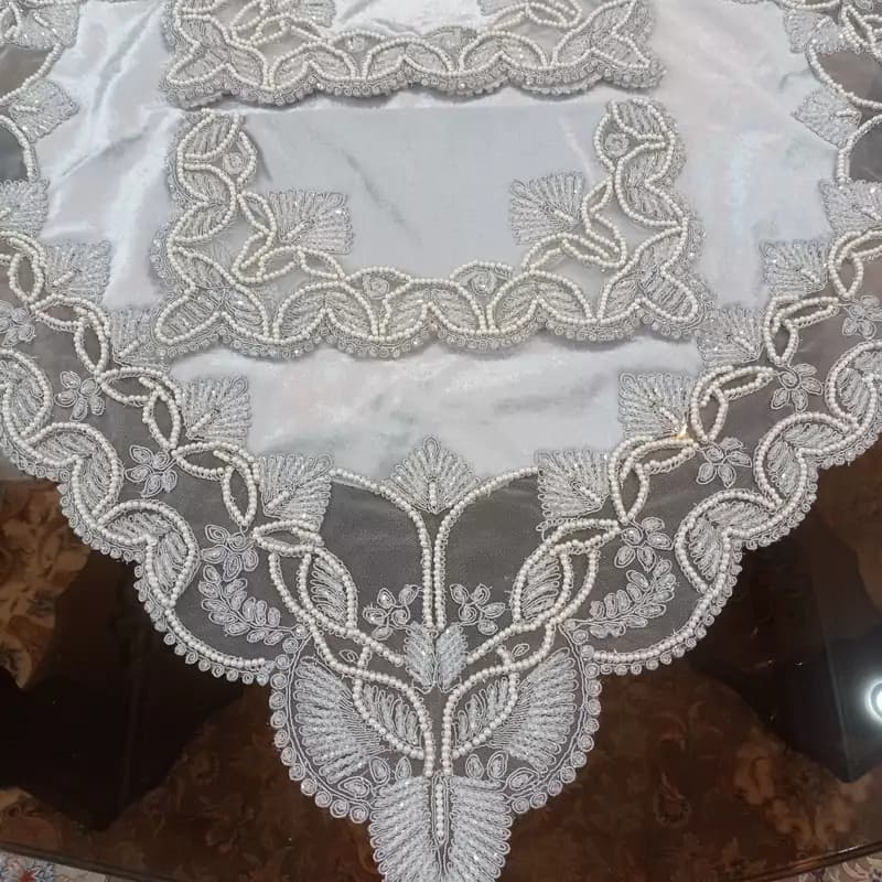 رومیزی مربع کریستال دوزی مخمل دانتل سه تکه ترک طرح گندم — تصویر ۴