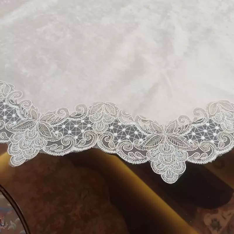 رومیزی گرد مخمل دانتل ترک طرح برگی قطر 120 — تصویر ۸