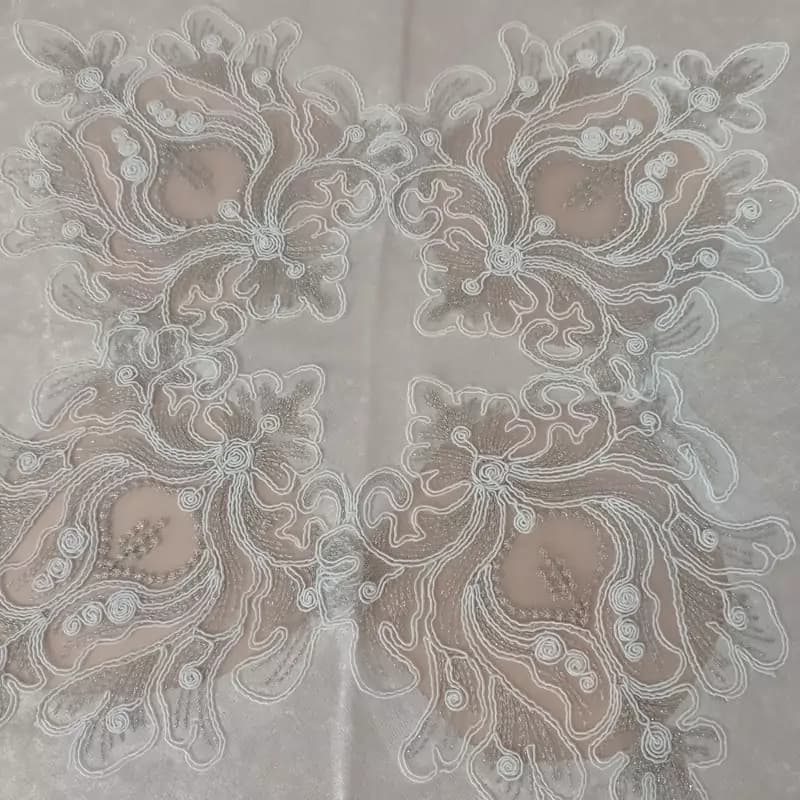 رومیزی گرد مخمل دانتل ترک 120 سانتی گل درشت — تصویر ۳