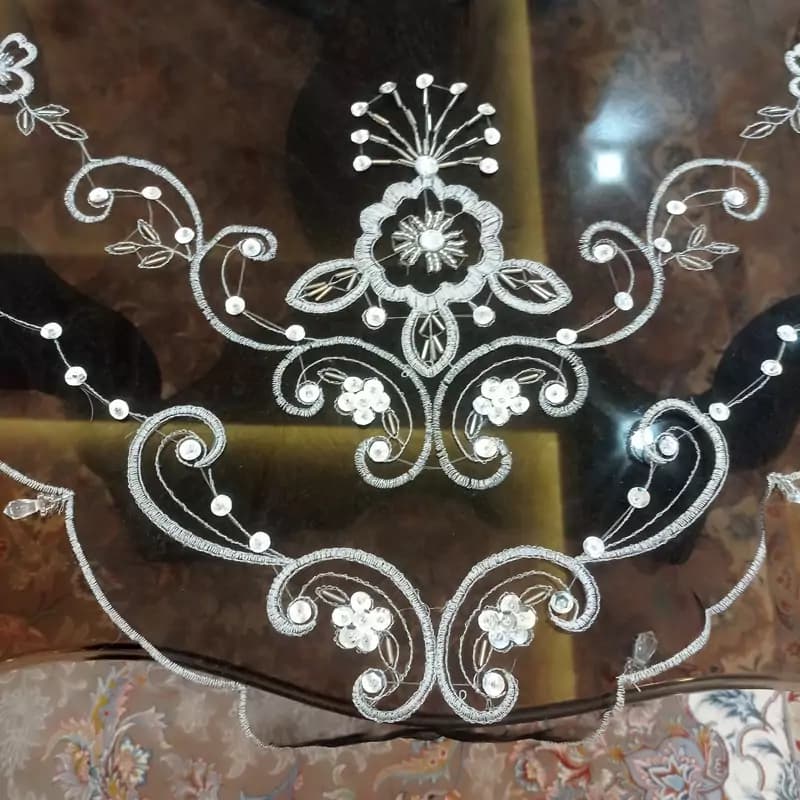 رومیزی حریر سنگ دوزی شده کار دست مربع 90 سانتی مشکی رنگ — تصویر ۷
