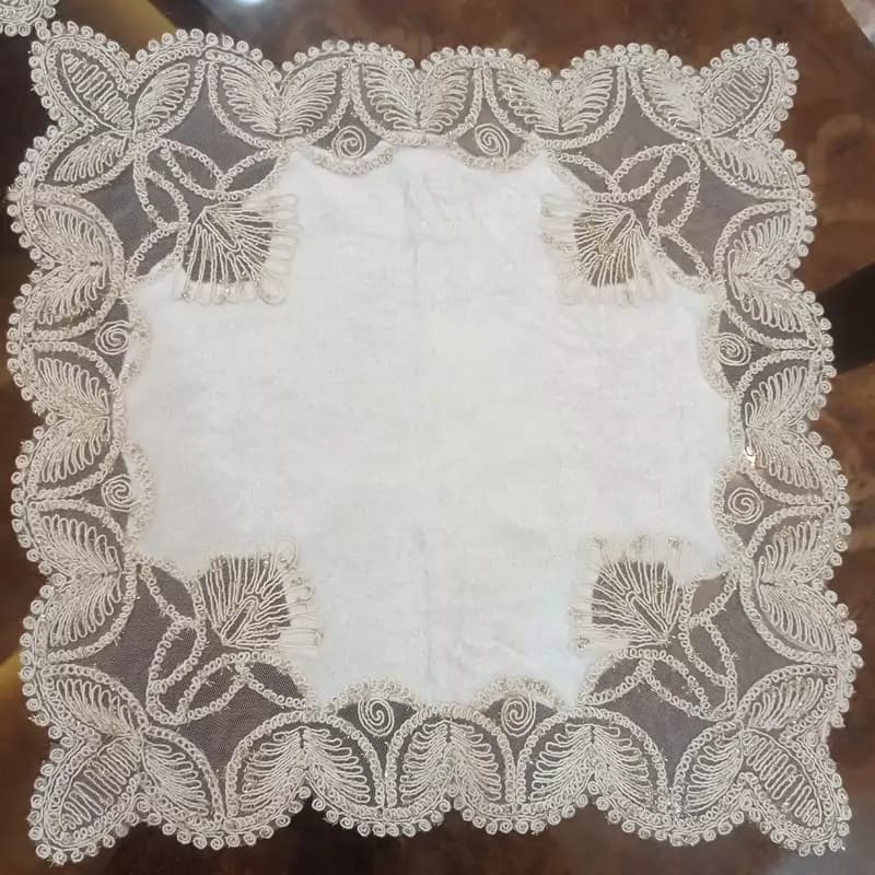 رومیزی مربع مخمل دانتل سه تکه ترک طرح گندمی — تصویر ۴