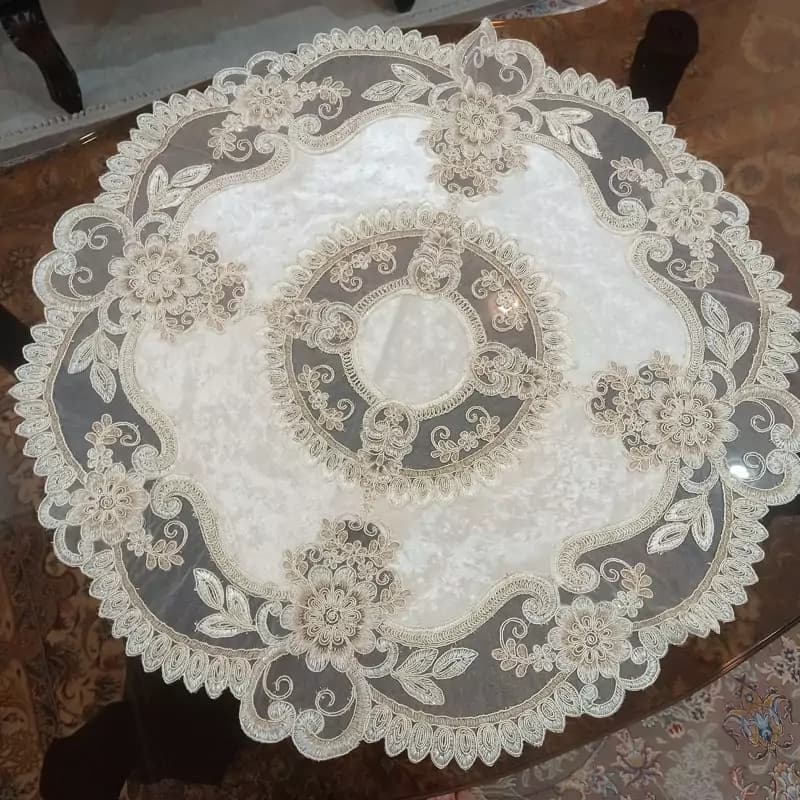رومیزی گرد مخمل دانتل جدید ترک سه تکه طرح آیسل — تصویر ۲