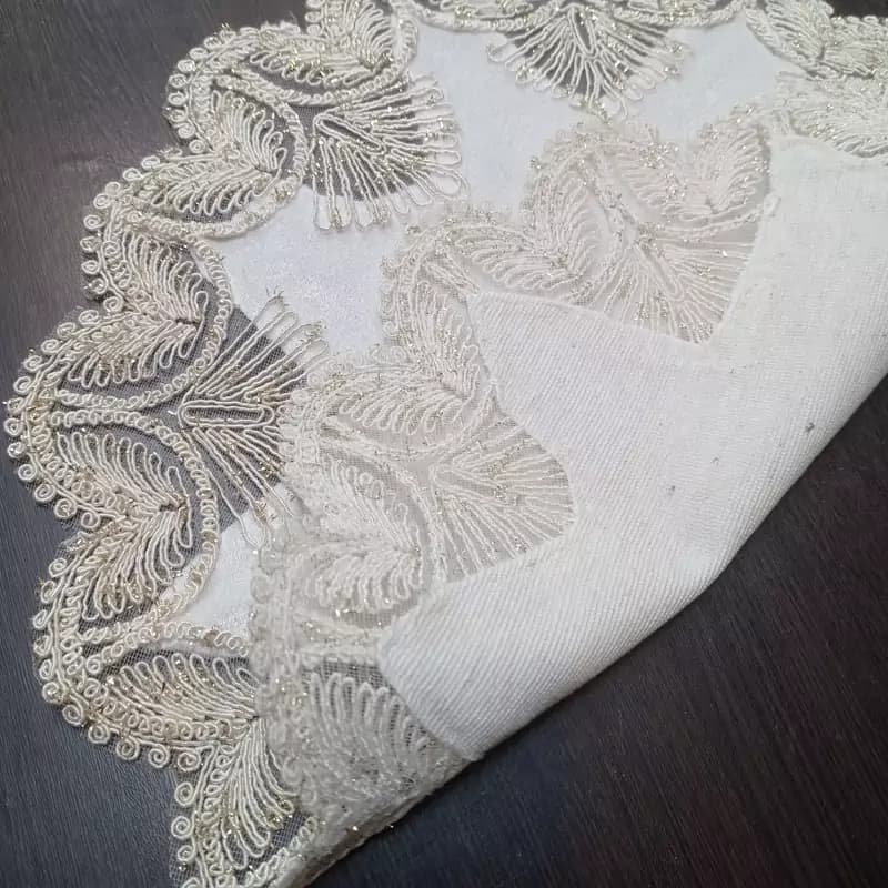 رومیزی عسلی گرد مخمل دانتل ترک طرح گندمی 40 سانتی — تصویر ۳