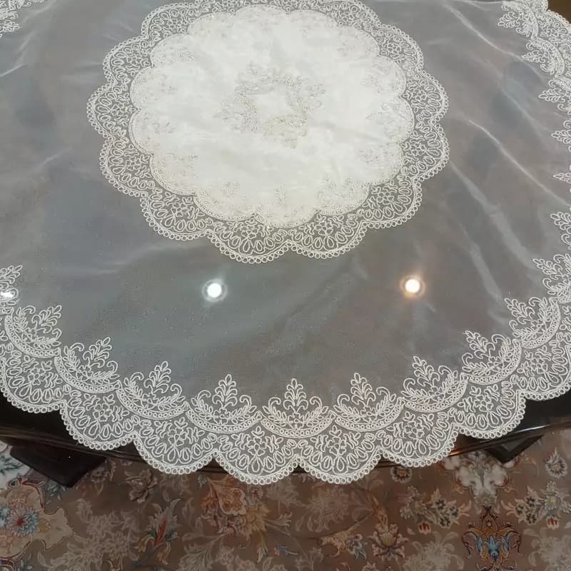 رومیزی گرد دانتل مخمل 95 سانتی نگین — تصویر ۷
