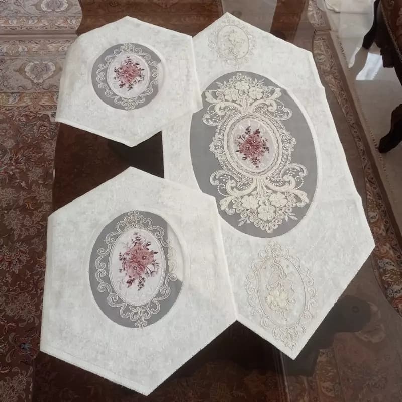 رومیزی مخمل دانتل جدید گلدوزی و چاپی سه تکه — تصویر ۶