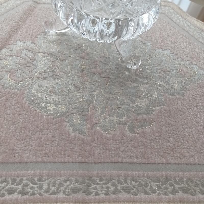 رومیزی عسلی تک مخمل شاین جدید مدل پرواز سایز 35در 50 — تصویر ۲