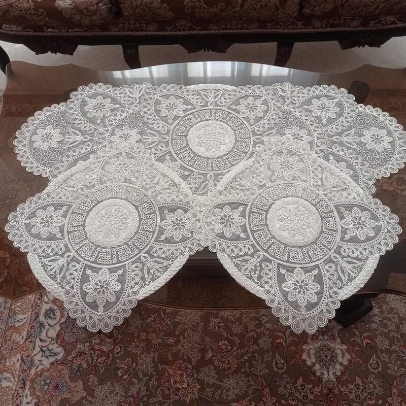 رومیزی دانتل مخمل بیضی مربع طرح ورساچه سه تکه جدید — تصویر ۲