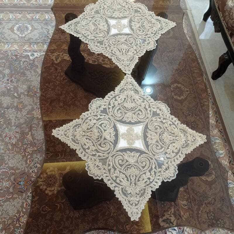 رومیزی دانتل مخمل مربع ترک سه تکه جدید مدل آنتیک در سه رنگ مختلف — تصویر ۳