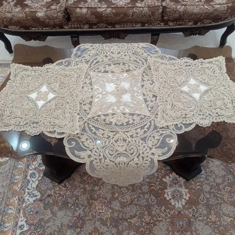 رومیزی دانتل مخمل مربع ترک سه تکه جدید مدل آنتیک در سه رنگ مختلف — تصویر ۲
