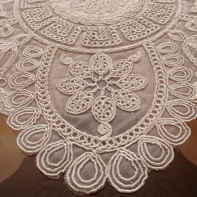 رومیزی عسلی تک مخمل دانتل جدید مربع — تصویر ۲