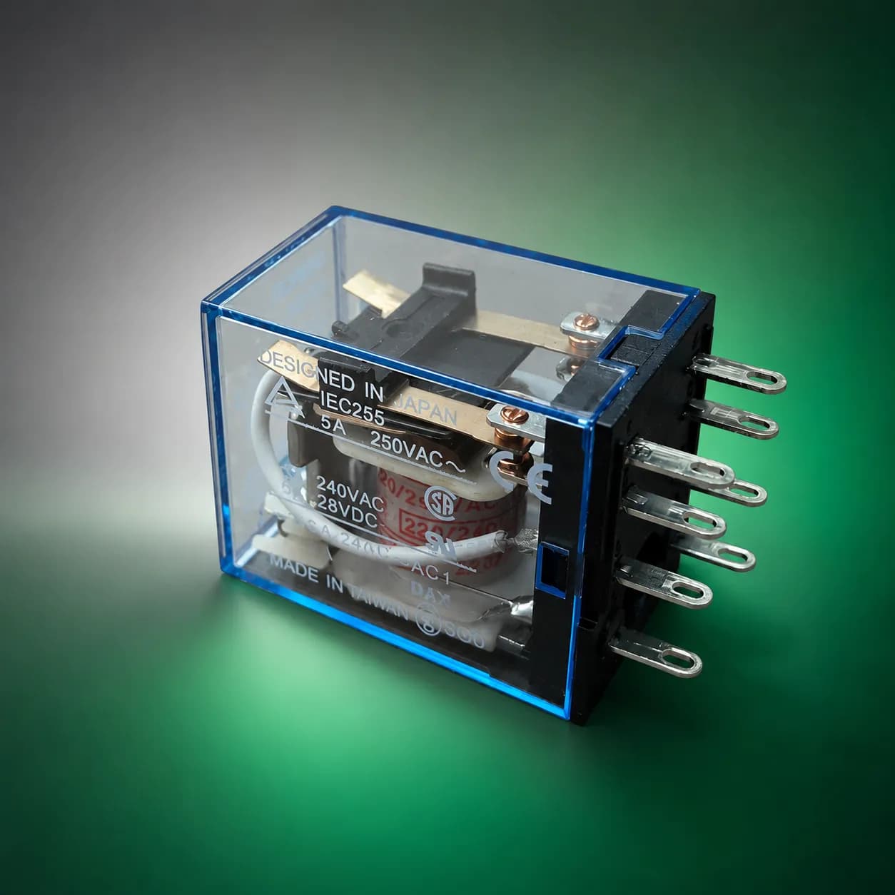 رله امرون شیشه ای 8 پایه 5 آمپر 220 ولت Omron Relay MY2N-J — تصویر ۳