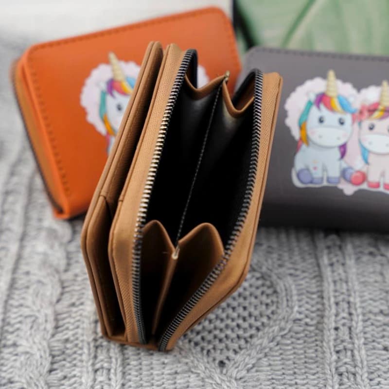 کیف پول دخترانه فانتزی پشت زیپ طرح تک شاخ 13-233 — تصویر ۶
