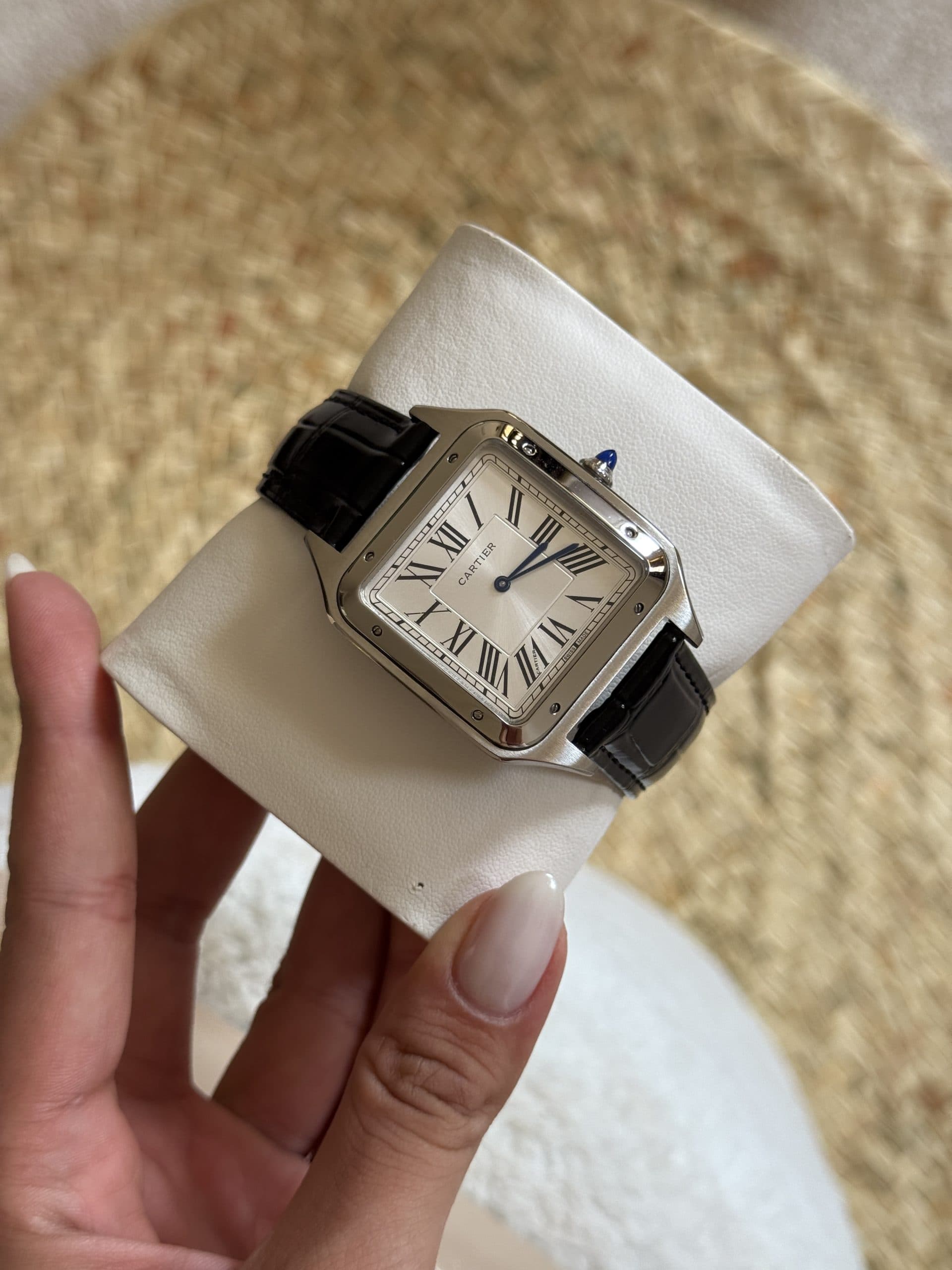 ساعت کارتیر مردانه Cartier با بند چرمی و صفحه مستطیلی — تصویر ۶