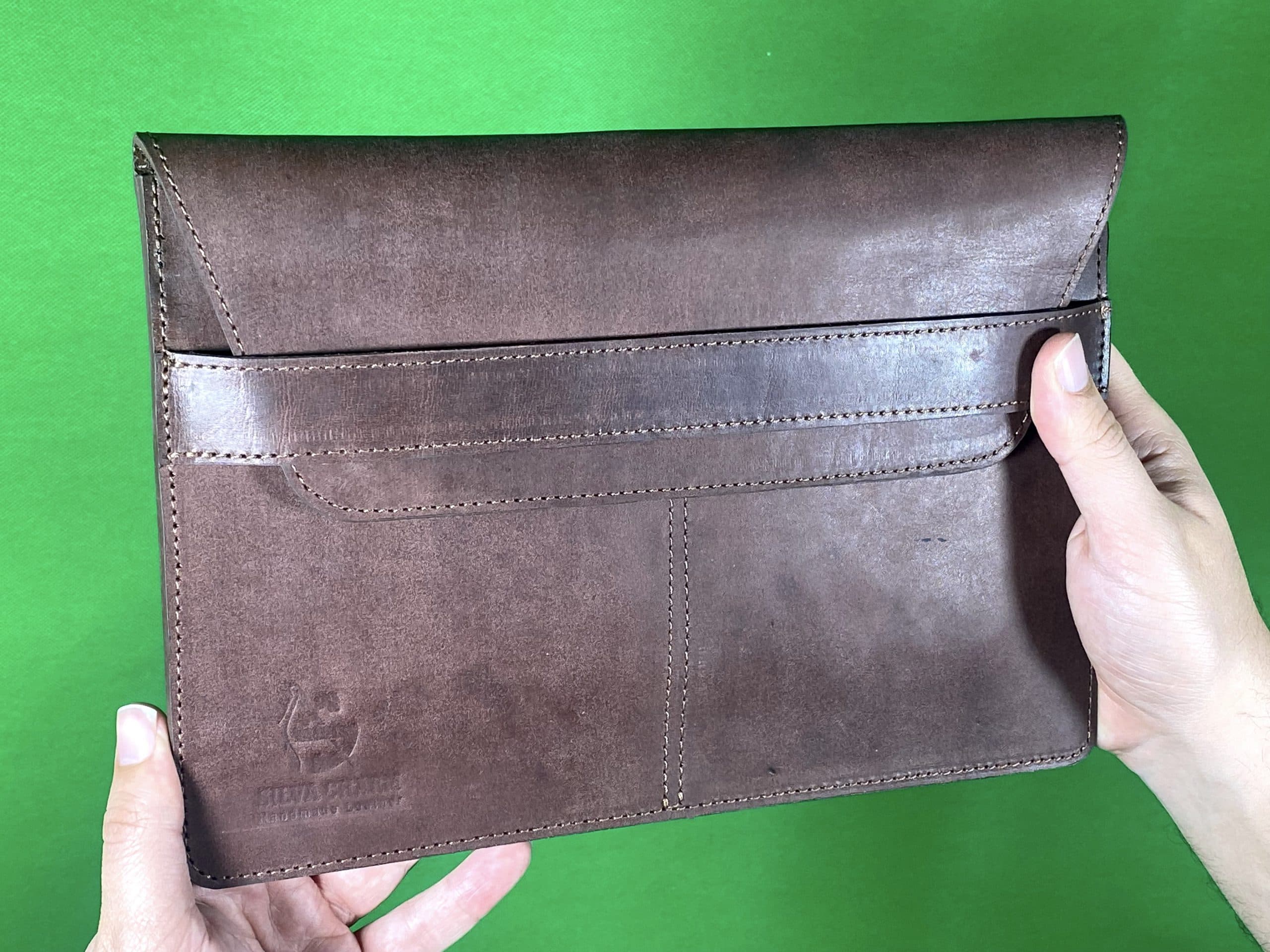 کیف تبلت چرم طبیعی مدل Tablet Bag 22 | سیلوا چرم — تصویر ۲