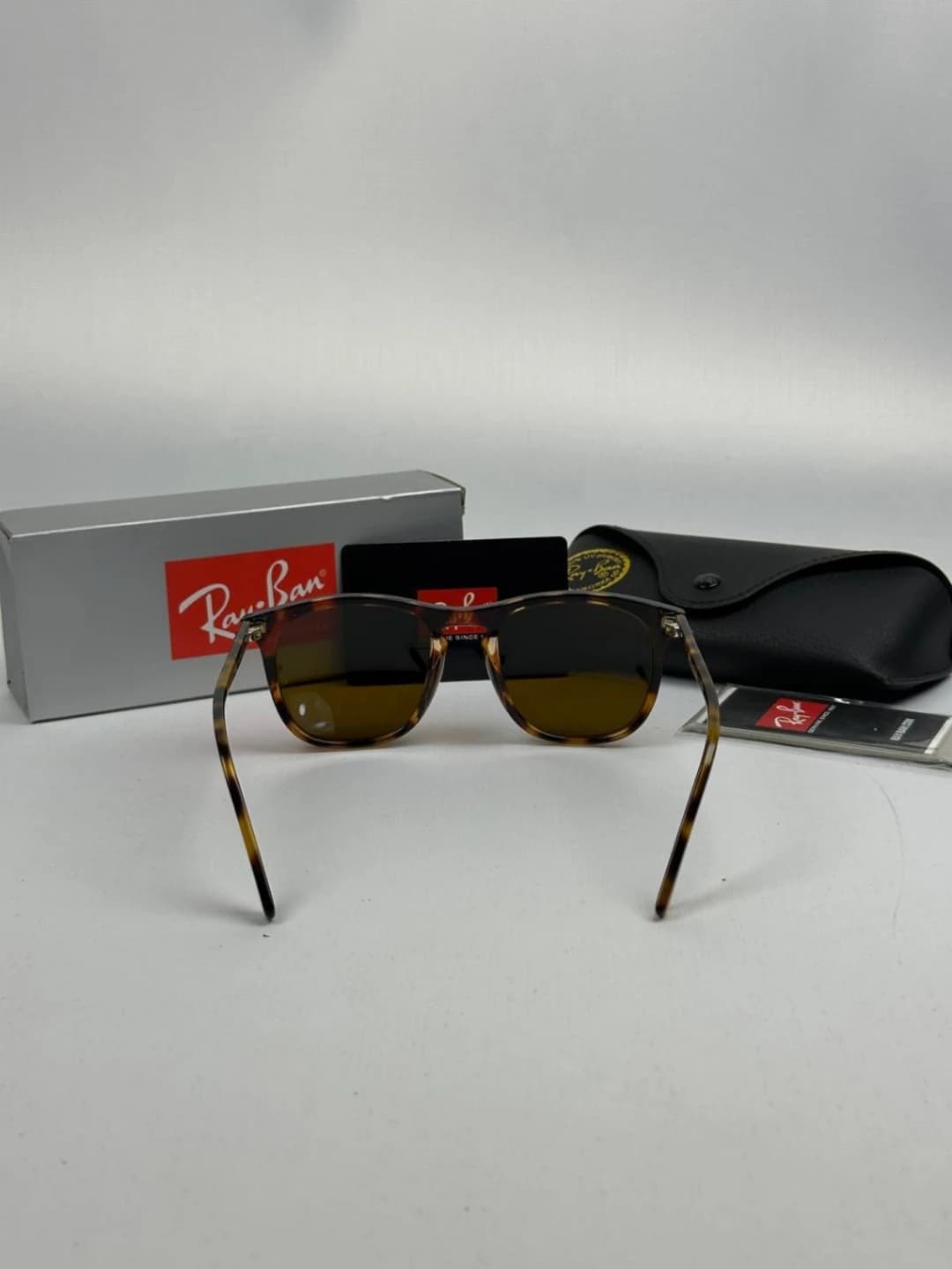 عینک ریبن پلنگی قهوه ایrayban rb-2210 — تصویر ۳