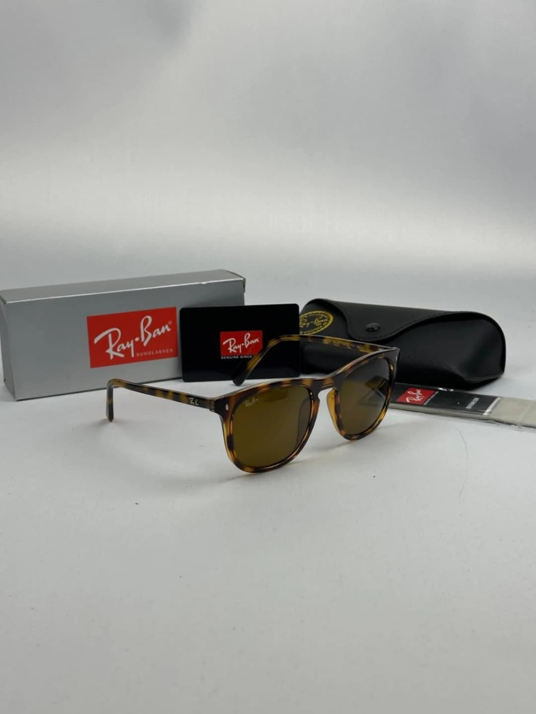 عینک ریبن پلنگی قهوه ایrayban rb-2210