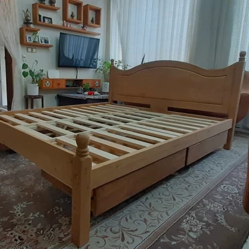 تخت خواب تمام چوب کلاسیک دو نفره با دو کشو بزرگ در یک طرف 160-200 مبلمان فرنا مدل 1145203