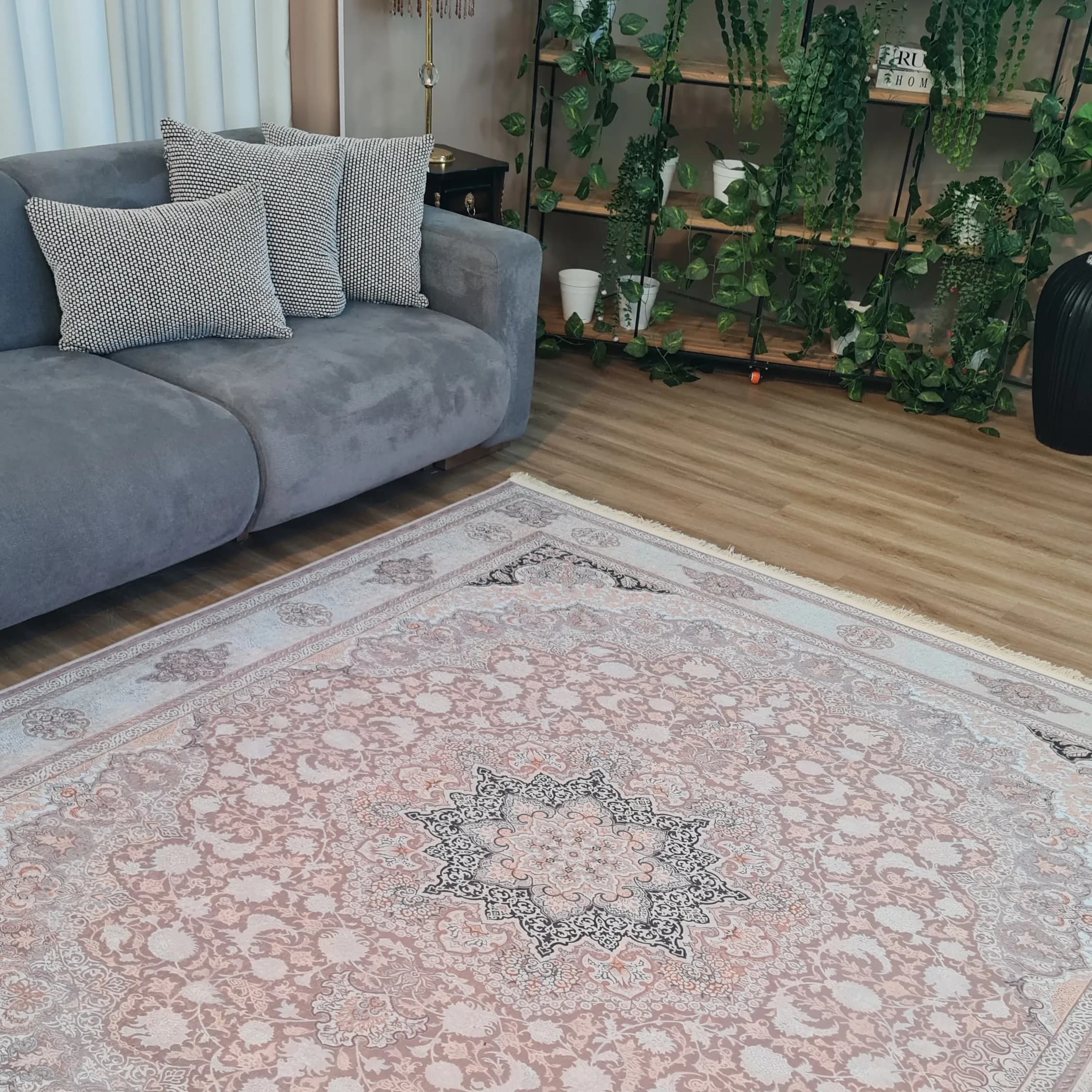 فرشینه مخمل ترک طرح شمسه نسکافه ای کد U5-45 — تصویر ۱۲
