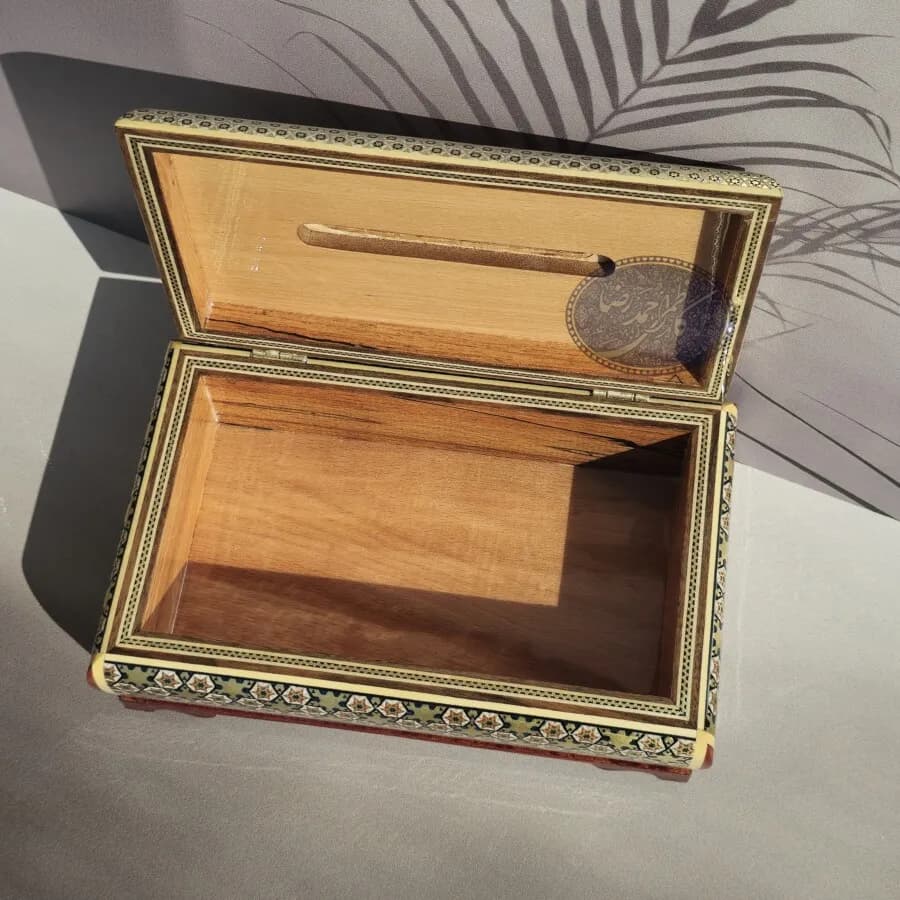جادستمال کاغذی خاتم آذرخش — تصویر ۲